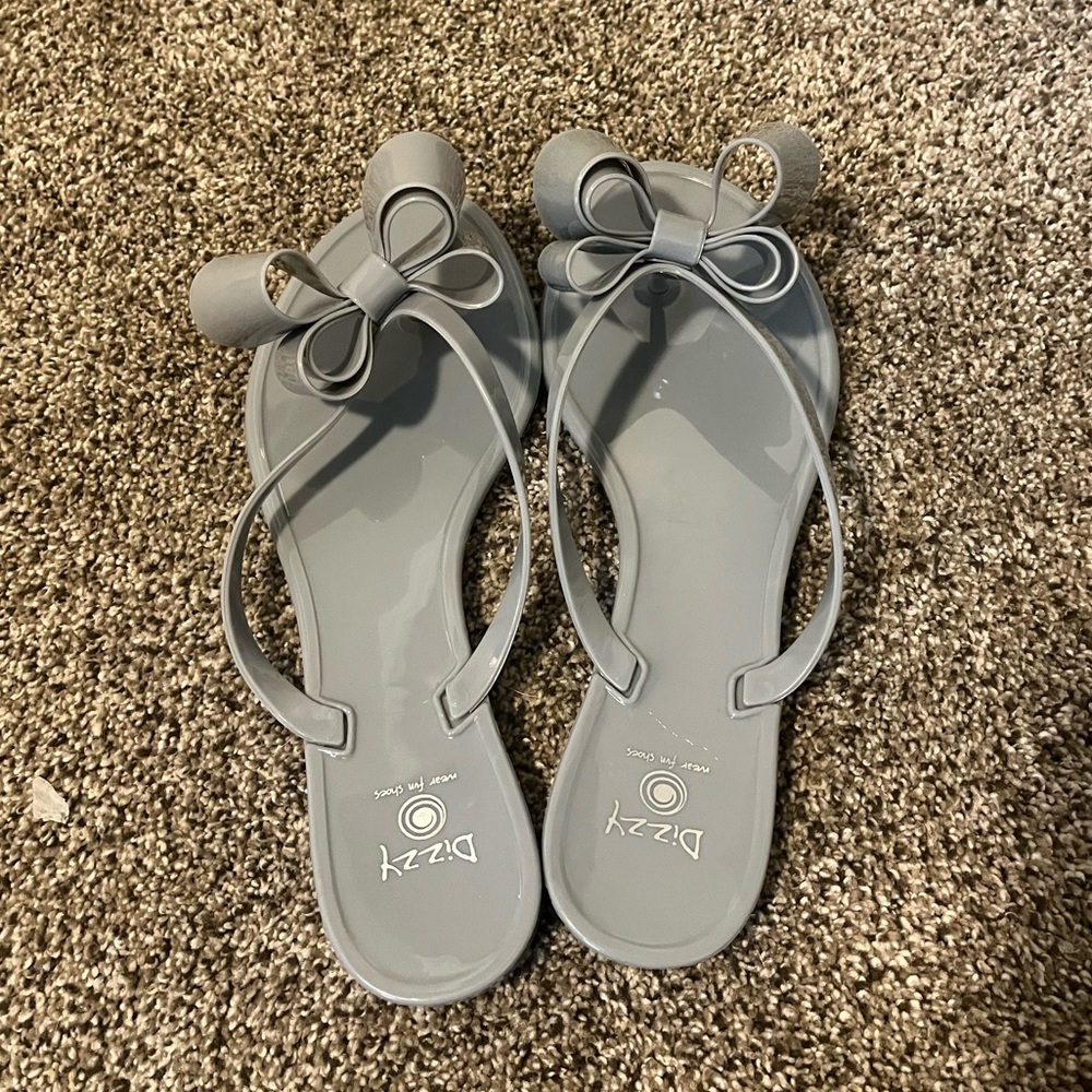 Dizzy sandals